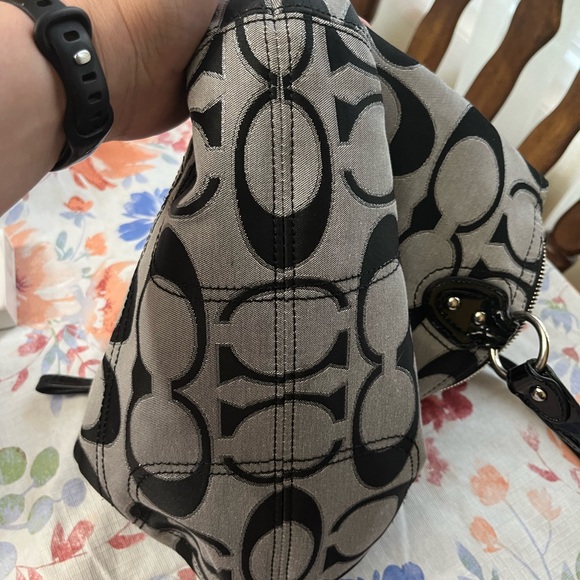 Like New Coach Black Signature Print Purple Interior Shoulder Bag - Picture 13 of 15